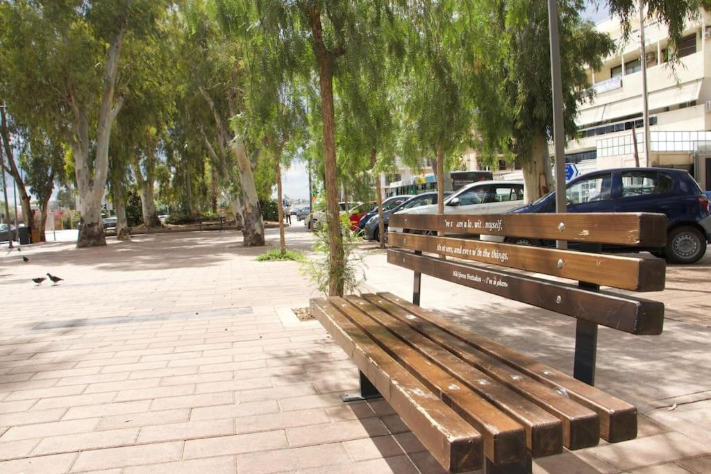 Апартаменты Glyfada Path Of Poets Афины Экстерьер фото